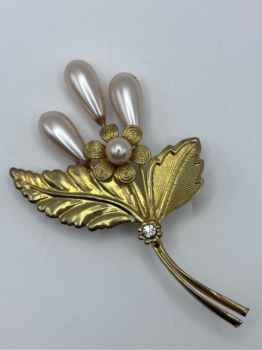 Vintage Gold Tone Floral Faux Pearl Brooch